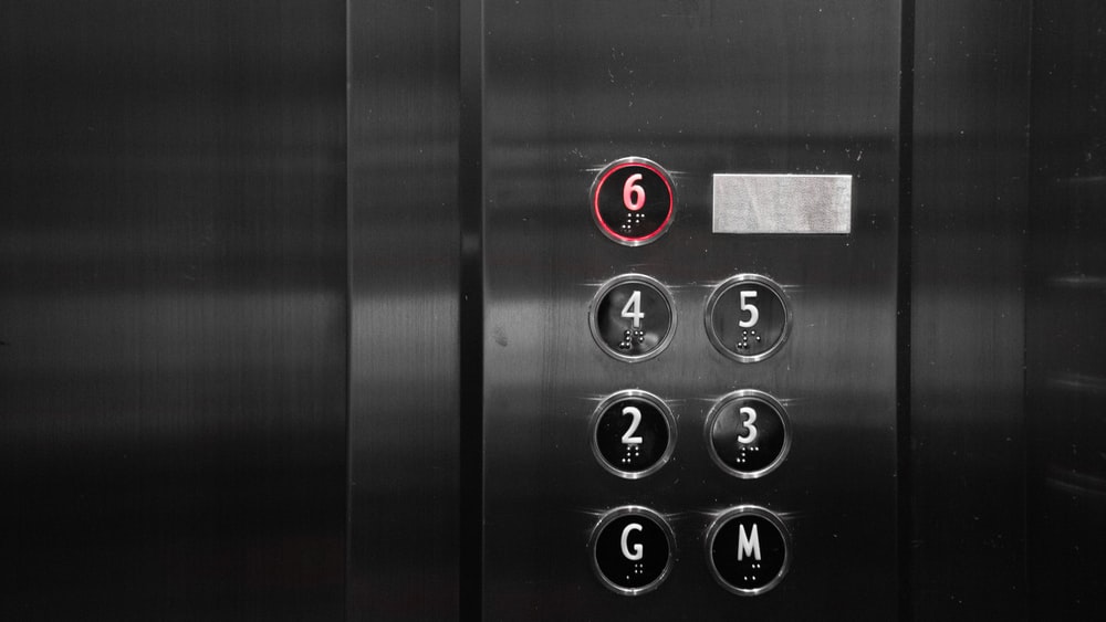 بهترین شستی آسانسور باید چه ویژگی هایی داشته باشد؟