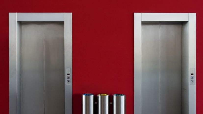 هزینه بیمه سازندگان آسانسور چقدر است؟