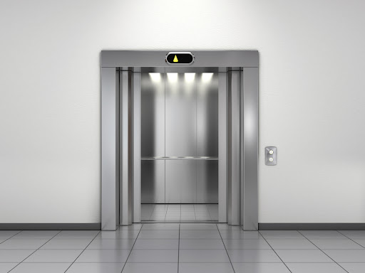 مزایا و معایب آسانسور های کششی